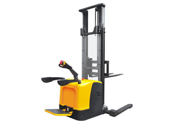 calidad  Rider Straddle Electric Pallet Stacker 2.5 - 5.6 Meters Lifting Height Multi Function fábrica